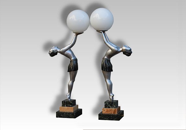 Unique pair of lamp by Balleste (signed on the foot of the women, in the metal).