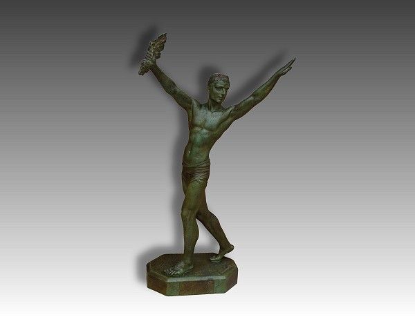 Chiparus sculpture