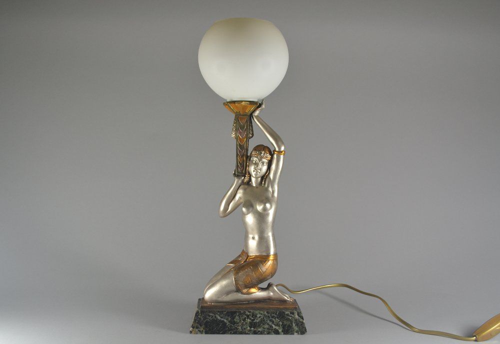 Art deco figural lamp. 1930. Signed