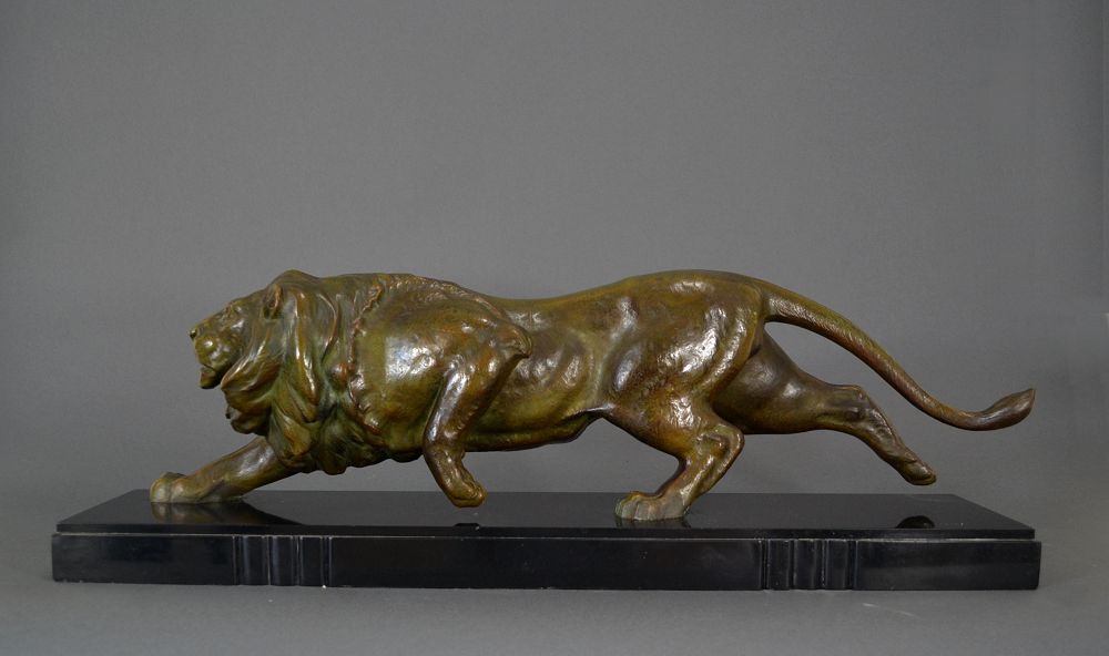 Stunning 77cm bronze lion by Guy.