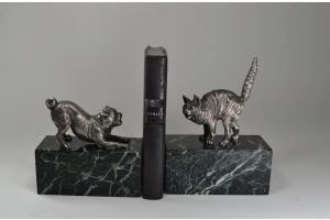 L. Riché bookends. Dog & Cat. Bronze.