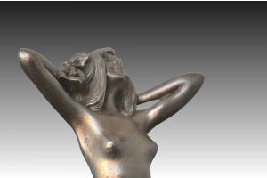 Mascott Art nouveau Yougendstil bronze sculpture