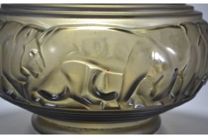 Davesn. Iconic art deco vase with lions and lionesses