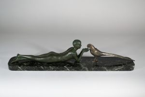 Janle. Lady with bird. Large sculpture.