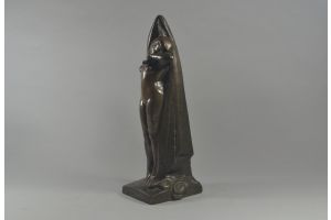 Bronze figure of an egyptian lady with snake. Csaky era.