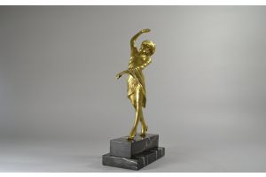 Bronze art deco flamenco dancer. Signed