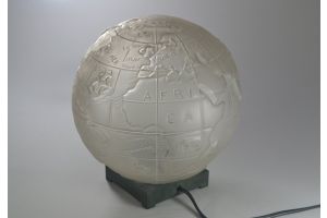 Circa 1928 rare Genet Et Michon terrestrial globe glass lamp