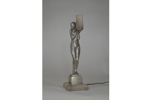 Cubist F. Guiraud art deco bronze lady holding a jar. Lamp. 
