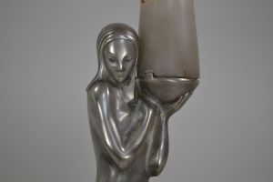Cubist F. Guiraud art deco bronze lady holding a jar. Lamp. 