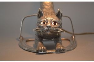 Unusual bronze table lamp with cat