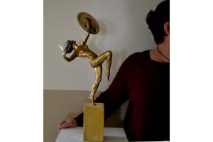 1925 Pierre Le Faguays tall bronze figure : Warrior