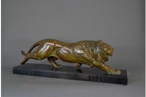 Stunning 77cm bronze lion by Guy.