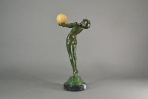 Max Le Verrier Iconic sculpture : Lueur