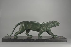 Chiparus large art deco panther. Signed. 