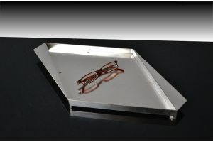 Modernist tray. Desny ?